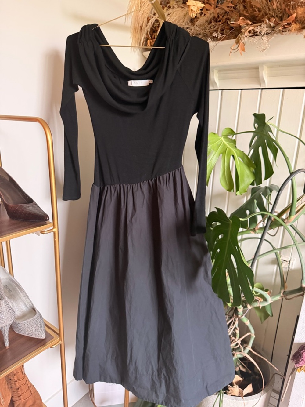 Astr Black Two-Tone Long-Sleeve Cowl Midi Dress